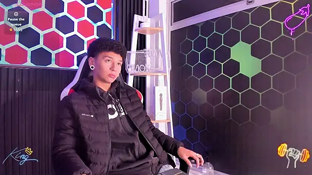 Snapshot of David_Banks_ chatting on 04.16.26 David Banks online show from 04.16.26