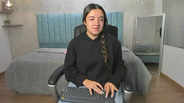 Tara Parker online show from 02.24.26