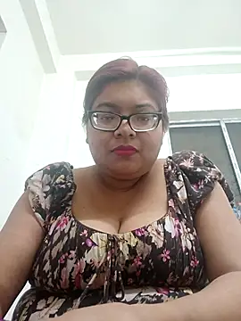 Elie Hallway online show from 02.04.26