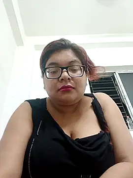 Elie Hallway online show from 04.17.26