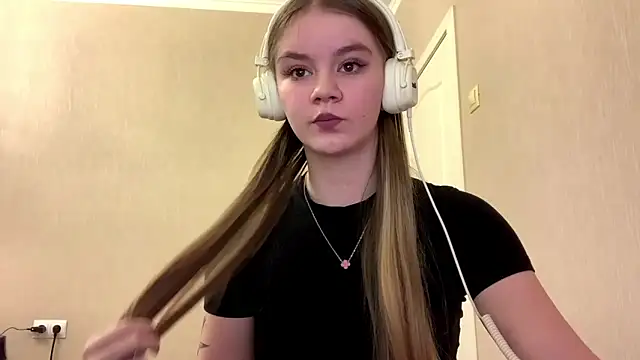 Snapshot of AgnesShy_ chatting on 03.02.26 AgnesShy online show from 03.02.26