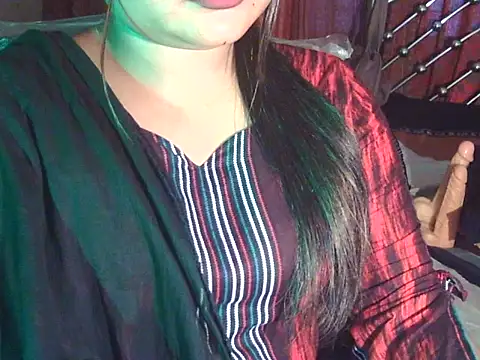 Snapshot of Nusrat_Faria chatting on 05.16.26 Nusrat Faria online show from 05.16.26