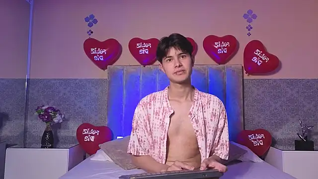 Snapshot of Derek_Sinn chatting on 02.16.26 Derek Sinn online show from 02.16.26