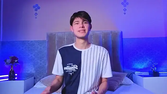 Snapshot of Derek_Sinn chatting on 02.23.26 Derek Sinn online show from 02.23.26