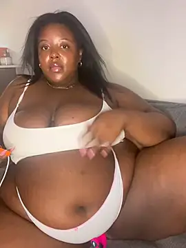 Snapshot of BouncyBBW chatting on 07.16.26 BouncyBBW online show from 07.16.26