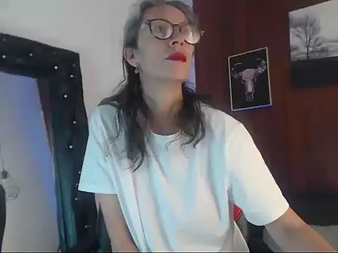 laurasofia45 online show from 02.19.26