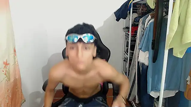 Snapshot of BOY_0914 chatting on 02.21.26 BOY 0914 online show from 02.21.26