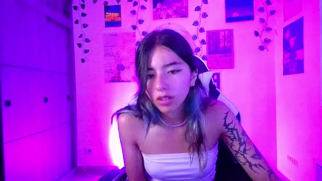 IvyStone  online show from 03.10.26