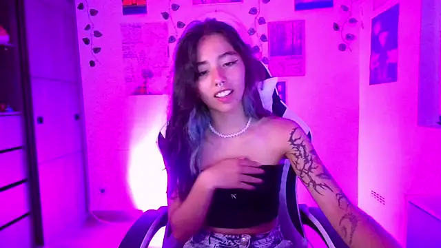 IvyStone  online show from 03.12.26