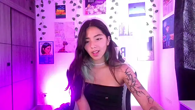 IvyStone  online show from 04.13.26