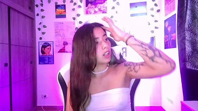 IvyStone  online show from 04.15.26