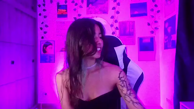 IvyStone  online show from 04.17.26