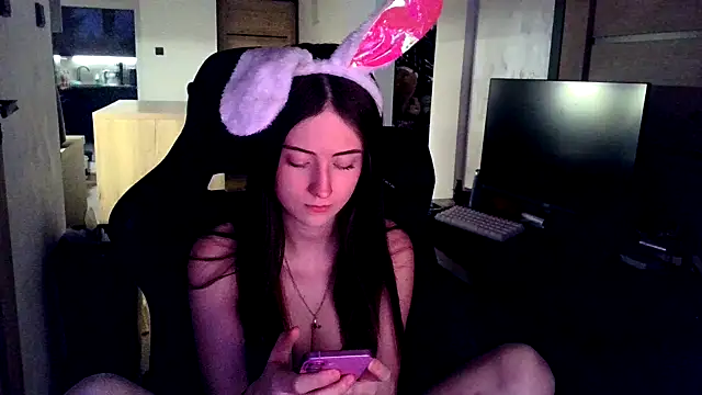 karlaluuvv online show from 04.03.26