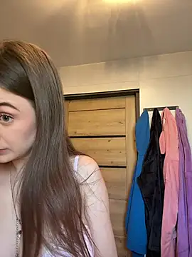 karlaluuvv online show from 04.17.26