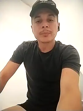 Reuss25 online show from 04.21.26