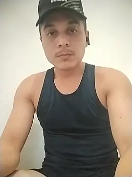 Snapshot of Reuss25 chatting on 07.18.26 Reuss25 online show from 07.18.26