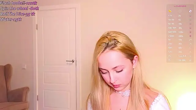 Snapshot of xloex chatting on 02.02.26 xloex online show from 02.02.26