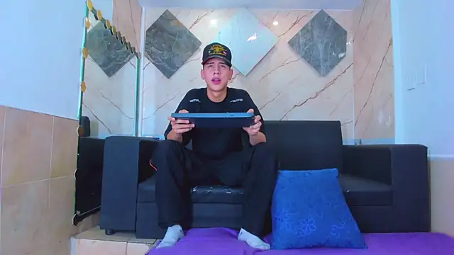 Snapshot of Dominic_26 chatting on 02.11.26 Dominic 26 online show from 02.11.26