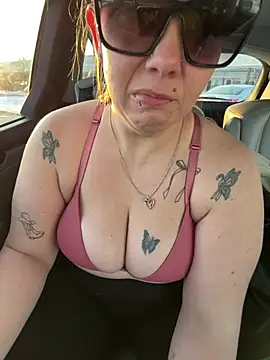 Snapshot of lickablelynn87 chatting on 02.05.26 lickablelynn87 online show from 02.05.26