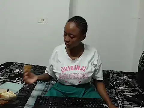 Snapshot of Amari_26 chatting on 02.12.26 Amari 26 online show from 02.12.26