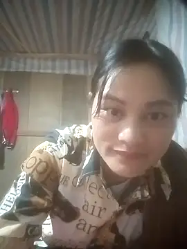 Snapshot of Momo-biki chatting on 04.18.26 Momo-biki online show from 04.18.26
