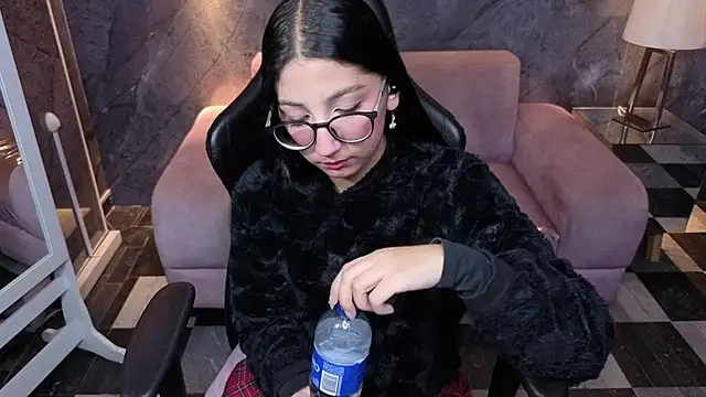 Sophie jones b online show from 03.05.26