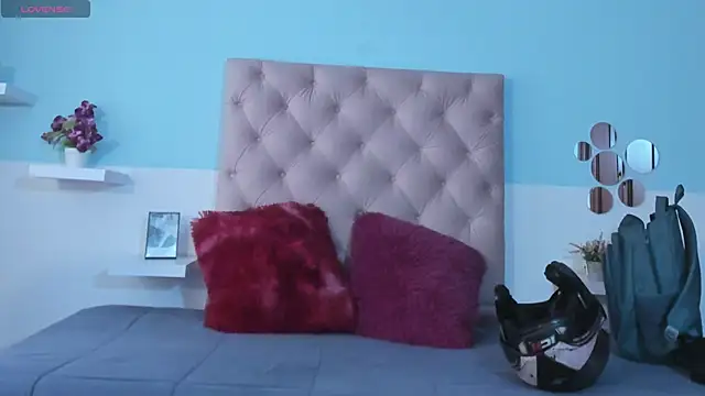 Snapshot of kendall_hernandez chatting on 02.18.26 kendall hernandez online show from 02.18.26