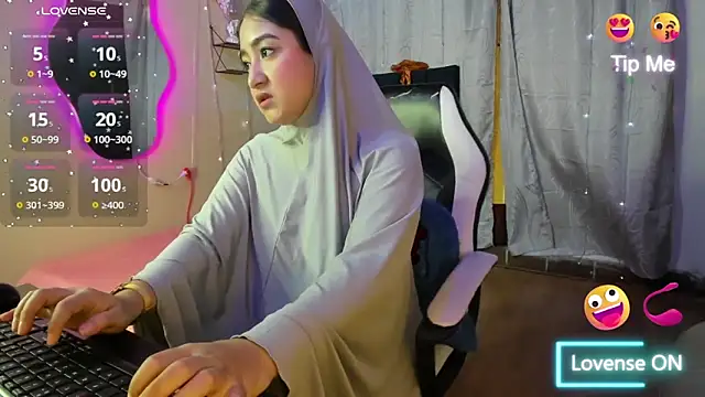 Snapshot of SamiraAwada chatting on 02.28.26 SamiraAwada online show from 02.28.26