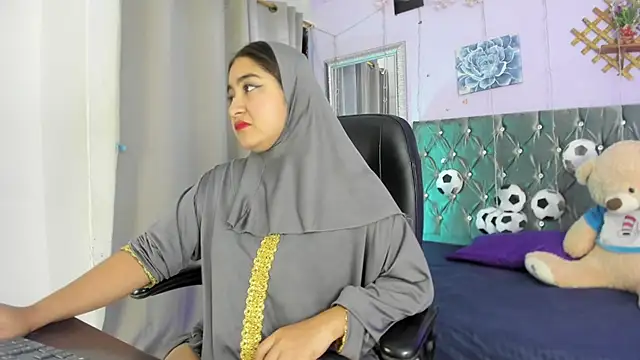 Snapshot of SamiraAwada chatting on 06.22.26 SamiraAwada online show from 06.22.26