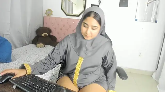 Snapshot of SamiraAwada chatting on 07.14.26 SamiraAwada online show from 07.14.26