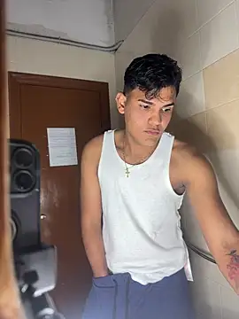 Snapshot of DavShi chatting on 02.04.26 DavShi online show from 02.04.26