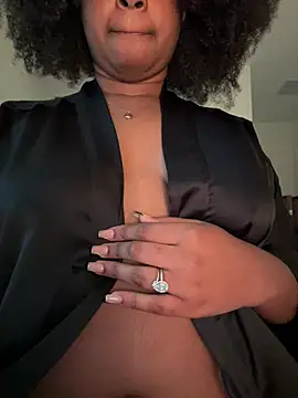 Snapshot of cocoaswretie chatting on 02.12.26 cocoaswretie online show from 02.12.26