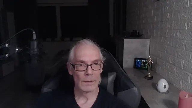 Snapshot of KoelnKoeln chatting on 02.04.26 KoelnKoeln online show from 02.04.26