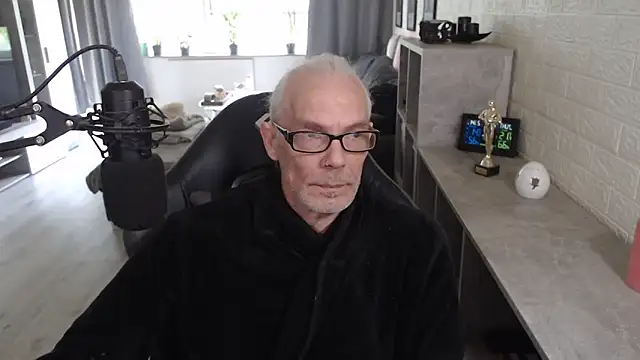 Snapshot of KoelnKoeln chatting on 05.14.26 KoelnKoeln online show from 05.14.26