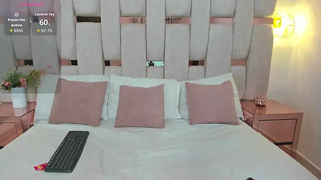 Snapshot of _luna_rossee_ chatting on 02.23.26 luna rossee online show from 02.23.26