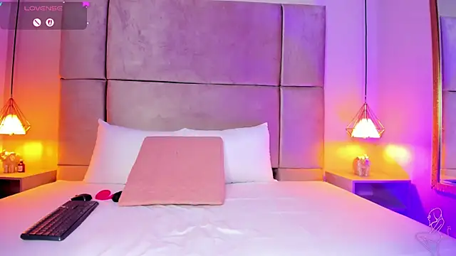 Zafiro11  online show from 02.21.26