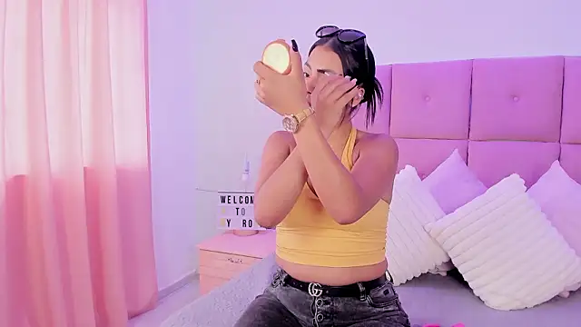 Hilaryportman online show from 03.28.26