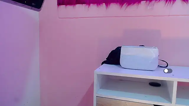 isabella vogue online show from 02.14.26