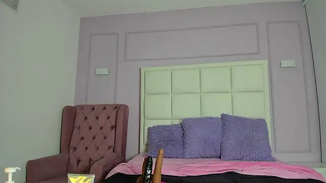 LiaJohnnson  online show from 03.18.26