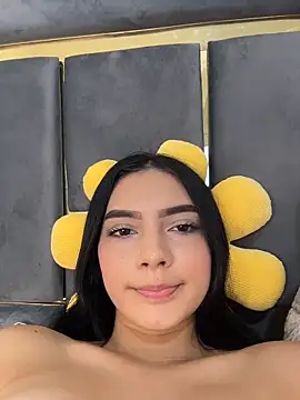 Doll Alaia  online show from 02.26.26