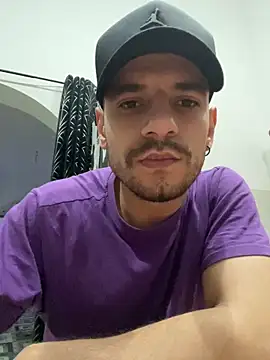 Snapshot of alessand180521 chatting on 02.11.26 alessand180521 online show from 02.11.26