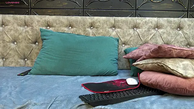 KlaraMuse online show from 02.13.26