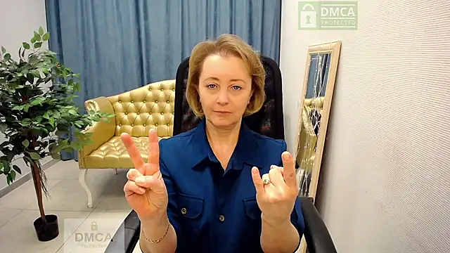 Snapshot of MONA_W chatting on 02.12.26 MONA W online show from 02.12.26