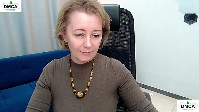 Snapshot of MONA_W chatting on 02.18.26 MONA W online show from 02.18.26