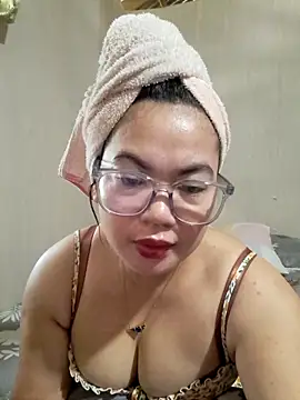 Snapshot of Zyramae_25 chatting on 04.28.26 Zyramae 25 online show from 04.28.26