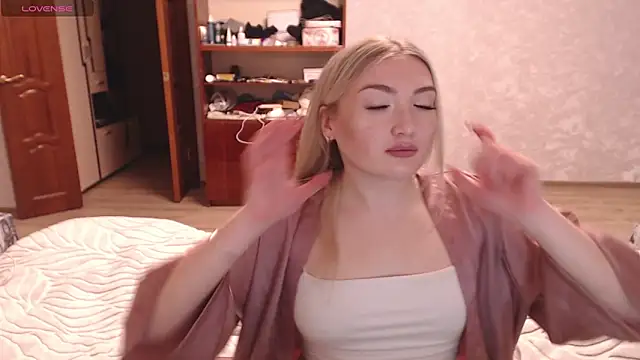 Snapshot of MiraRoy chatting on 02.08.26 MiraRoy online show from 02.08.26