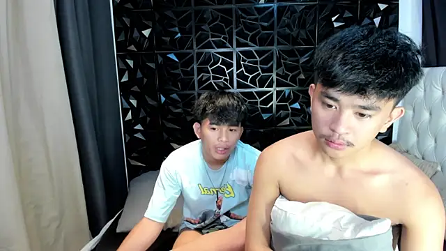 xlovercutietwink online show from 04.10.26