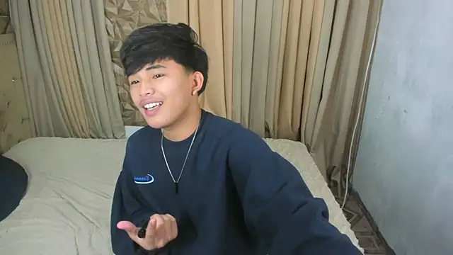 xlovercutietwink online show from 04.14.26