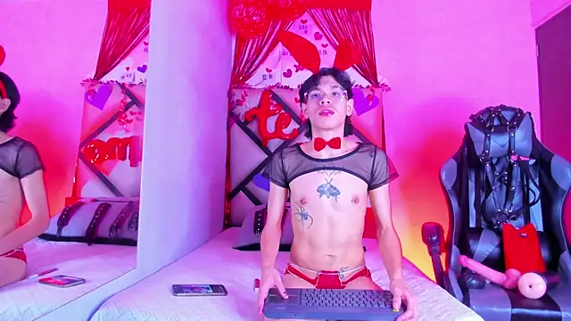 Snapshot of Bennet-Gray chatting on 02.15.26 Bennet-Gray online show from 02.15.26