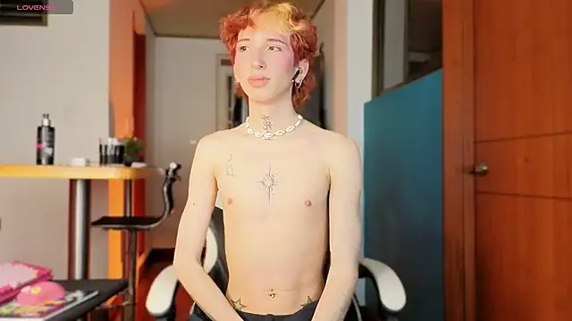 Snapshot of golden_twink_ chatting on 02.01.26 golden twink online show from 02.01.26